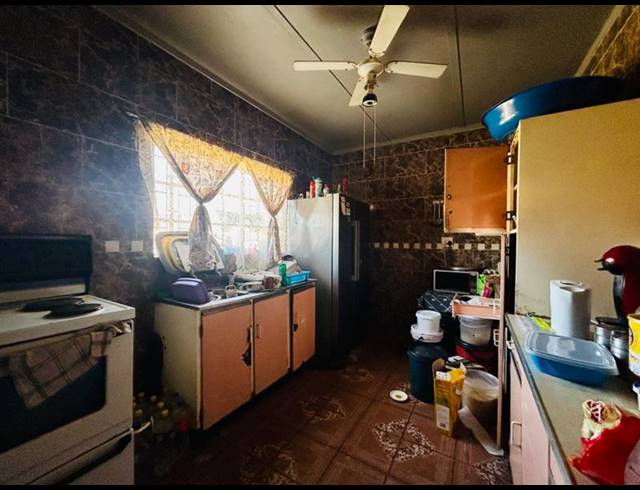 3 BEDROOM HOUSE FOR SALE IN VANDERBIJLPARK CW 4
